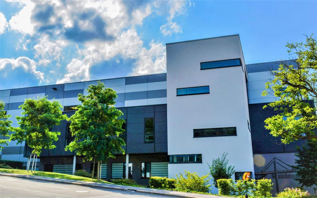 Außenansicht auf das Hauptgebäude der Layher GmbH & Co. KG